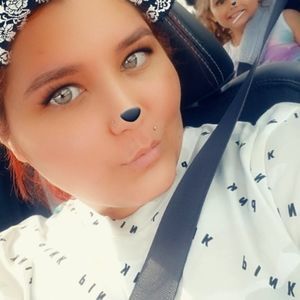 Meet your Posher, Crystal